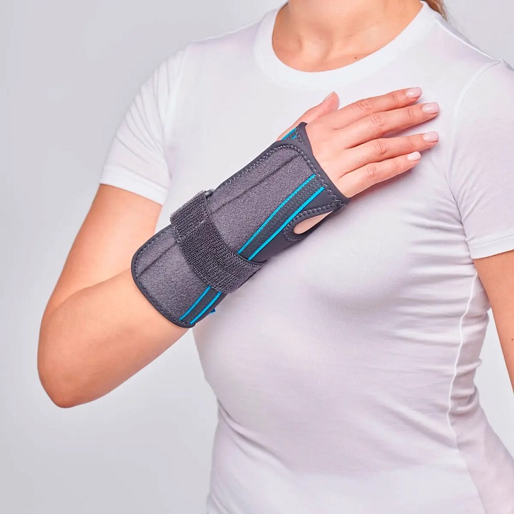 Фиксатор лучезапястного сустава неопреновый с шиной ORLETT, WRS-202 2G